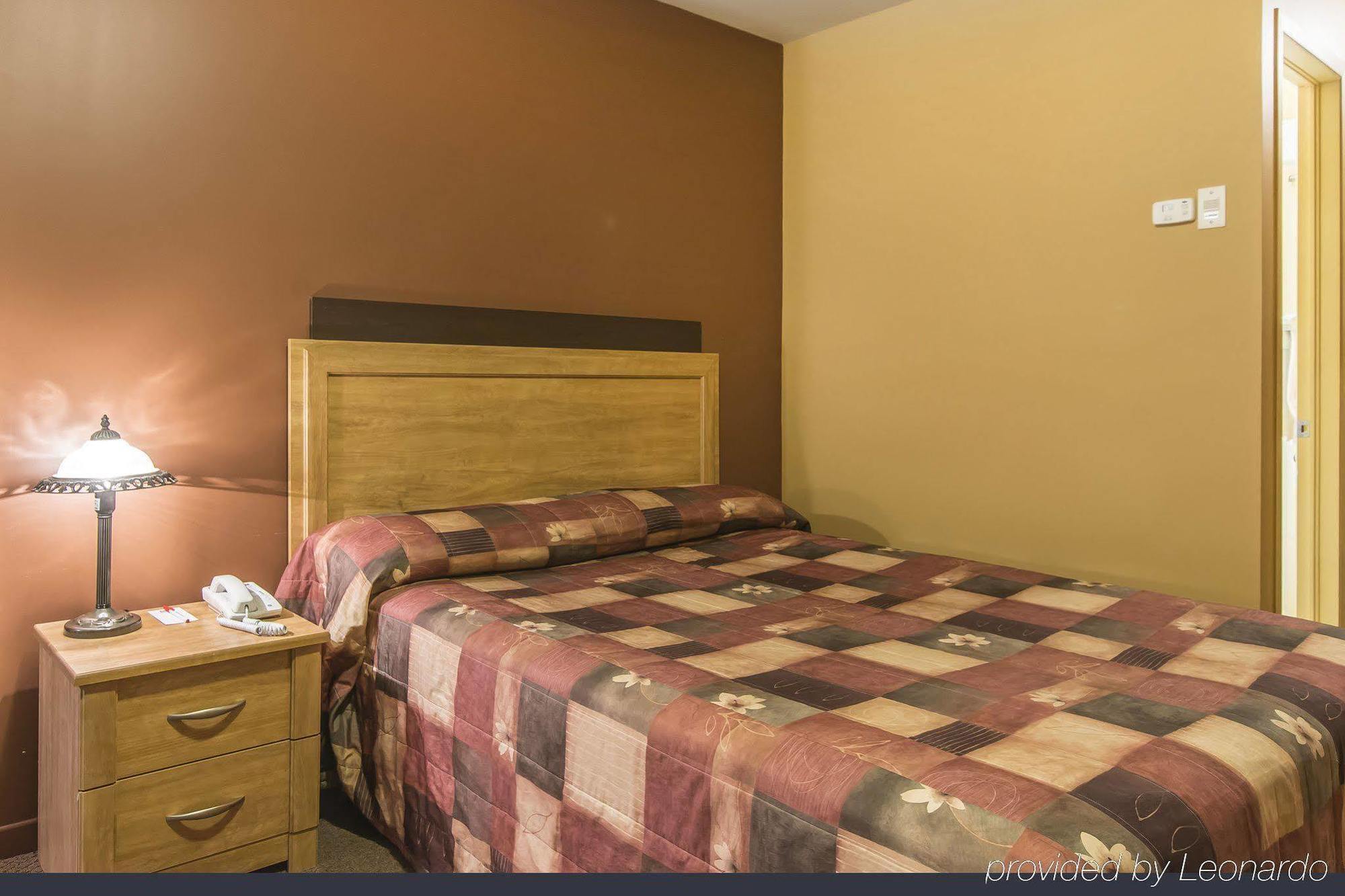 Econo Lodge Cabano Eksteriør bilde