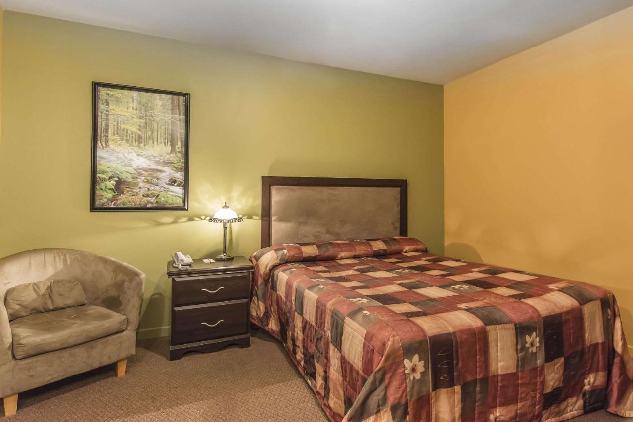 Econo Lodge Cabano Eksteriør bilde