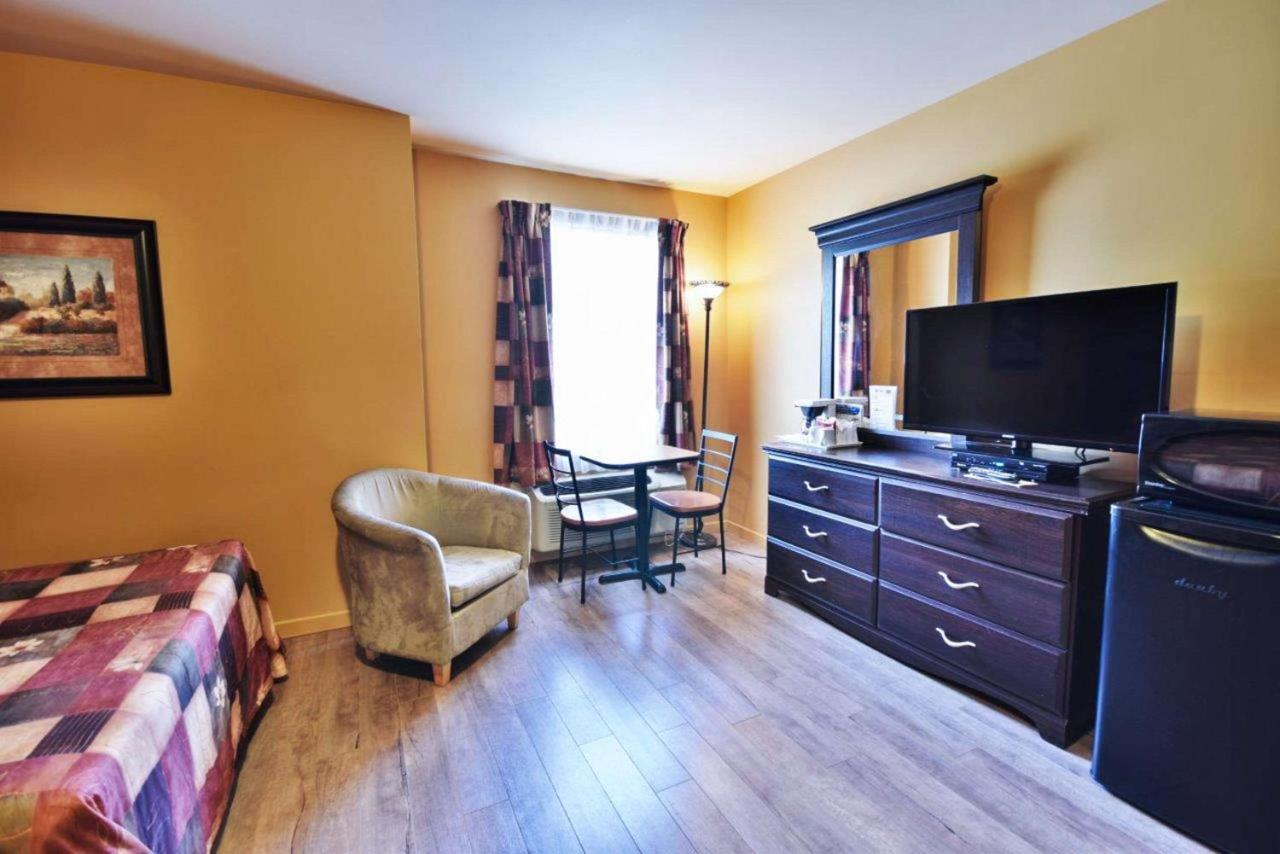 Econo Lodge Cabano Eksteriør bilde
